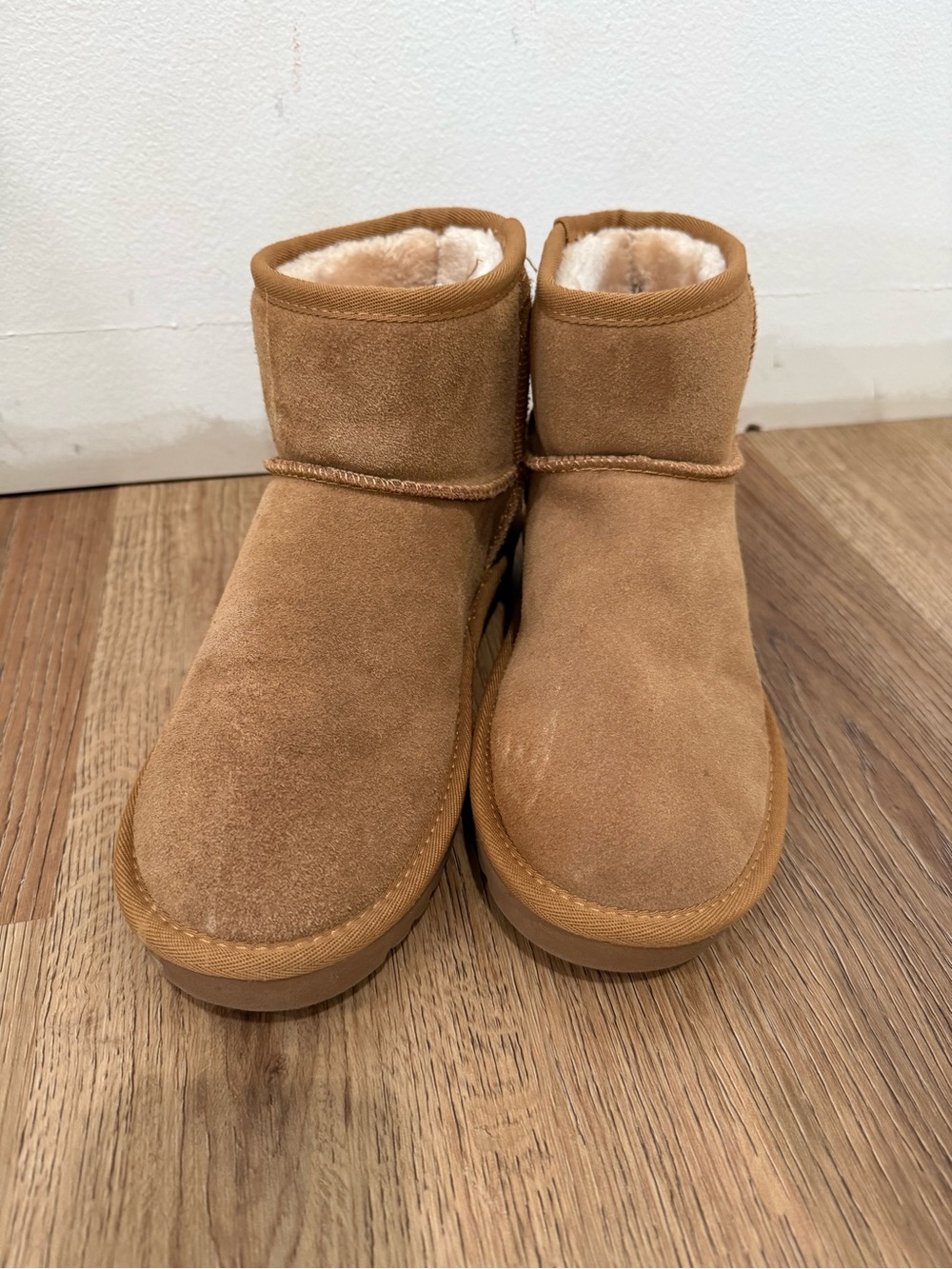 Cushionair Classic Short Shearling Boot - Chestnut Suede 8.5